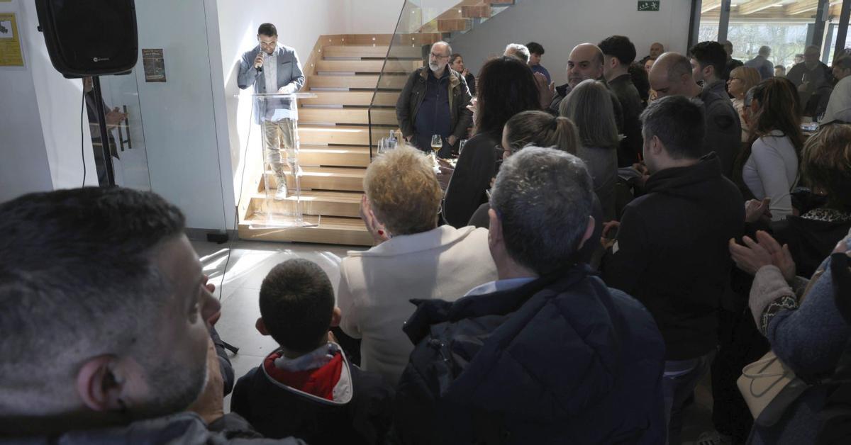 El presidente de los comuneros de Amoedo, Miguel Míguez, ayer en la inauguración de la casa cultural.