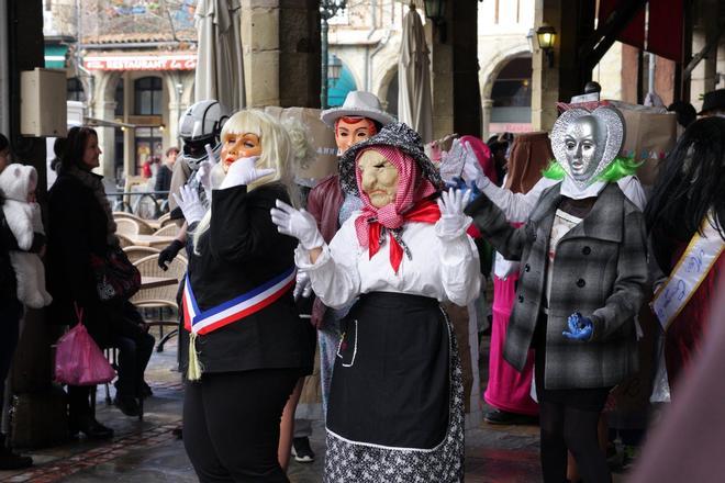 Hasta una treintena de bandas o guilds se dan cita en el Carnaval eterno.