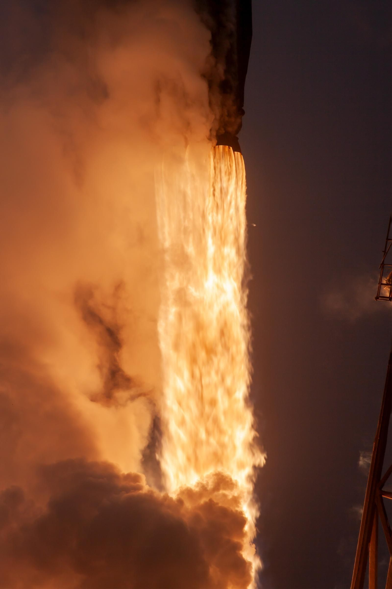 El satélite de raíces viguesas SATMAR ya está en órbita
