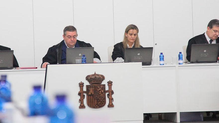 Tribunal durante el macrojuicio por la catástrofe medioambiental del Prestige.