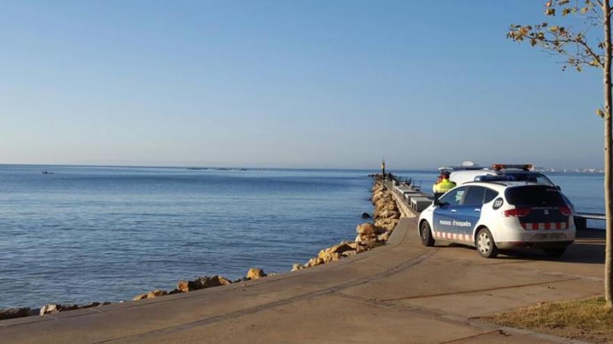 Els efectius d&#039;emergències treballant en el punt on s&#039;ha localitzat el cadàver de la dona