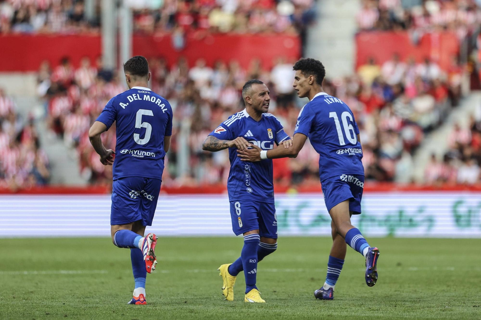 Derbi asturiano: las imágenes del partido entre el Sporting y el Oviedo en El Molinón