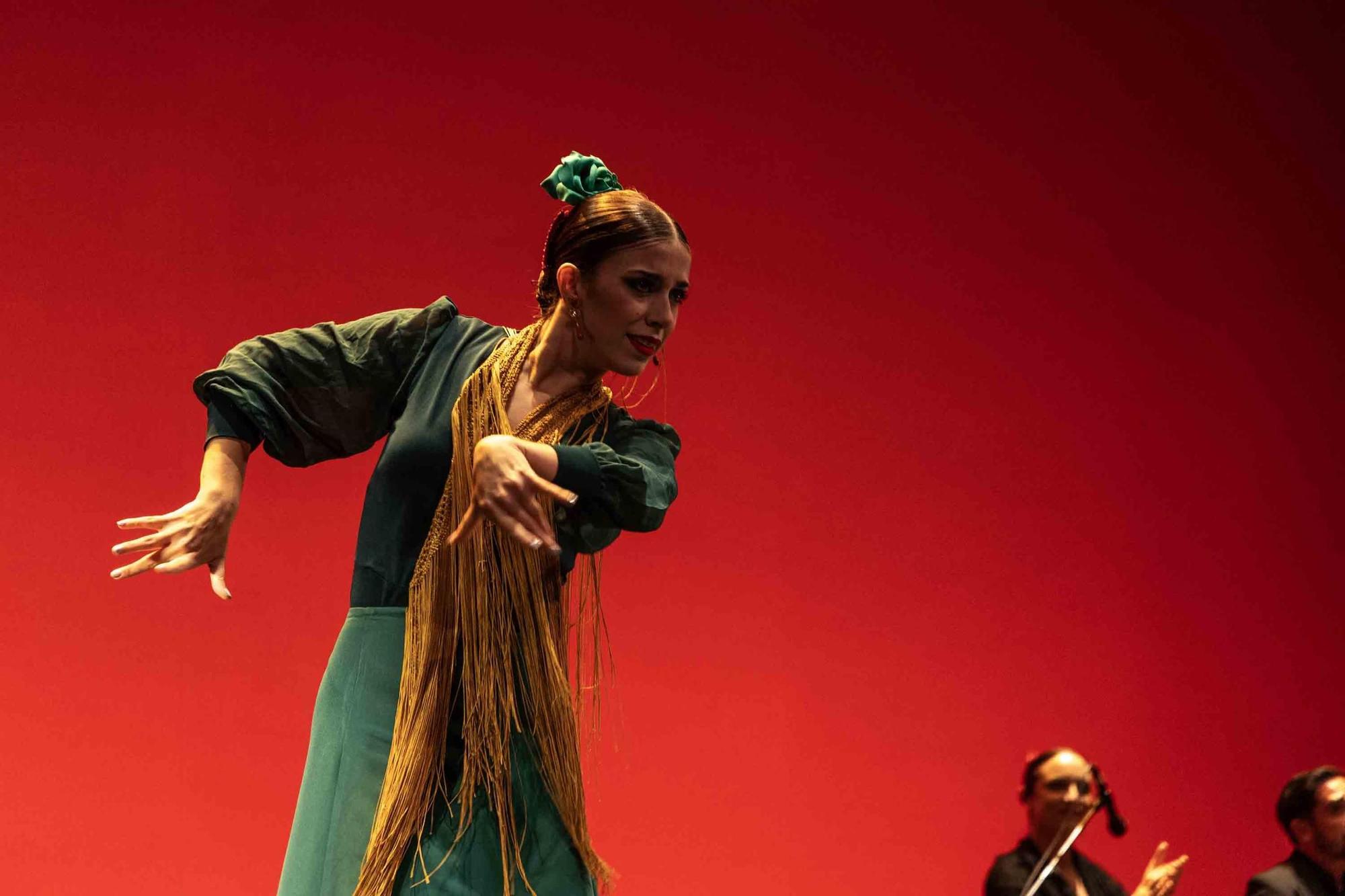Manuel Escribano pronuncia el pregón de apertura de la Feria de Hogueras en el Teatro Principal de Alicante