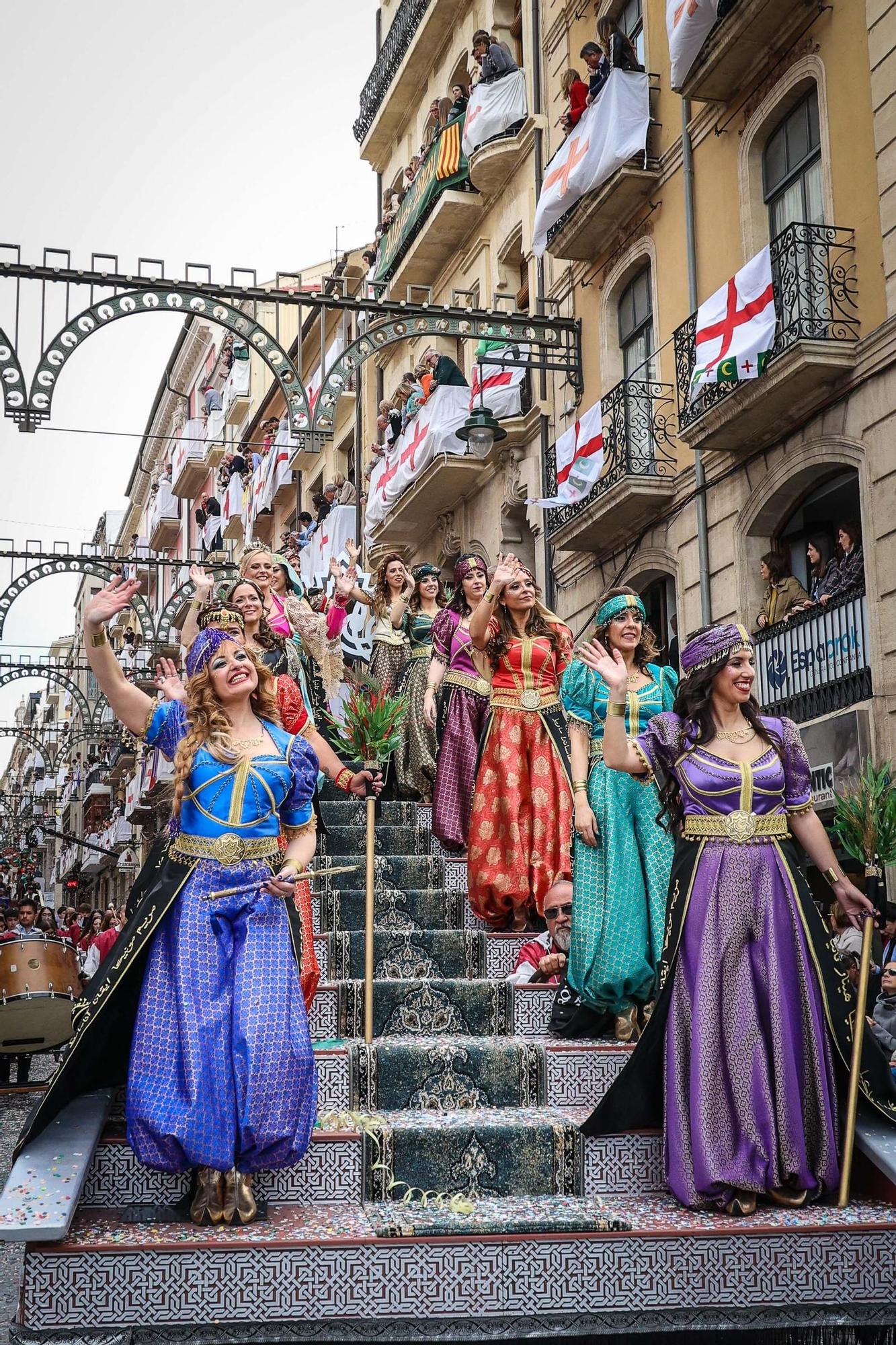 La Entrada Mora de Alcoy devuelve a la vida a Al-Azraq