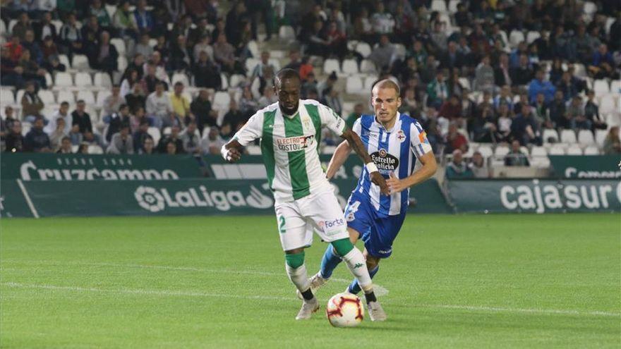 Blati Touré, en un partido del Córdoba CF frente al Deportivo de la Coruña