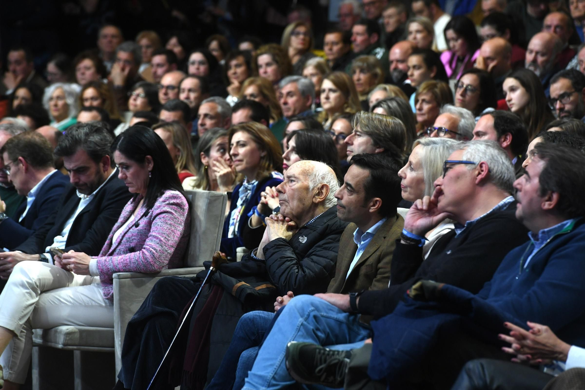 Feijóo se vuelca con Rueda en el cierre de campaña: "Le veo más presidente que nunca"