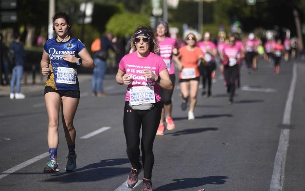 Ambiente en la V Carrera de la Mujer de Murcia