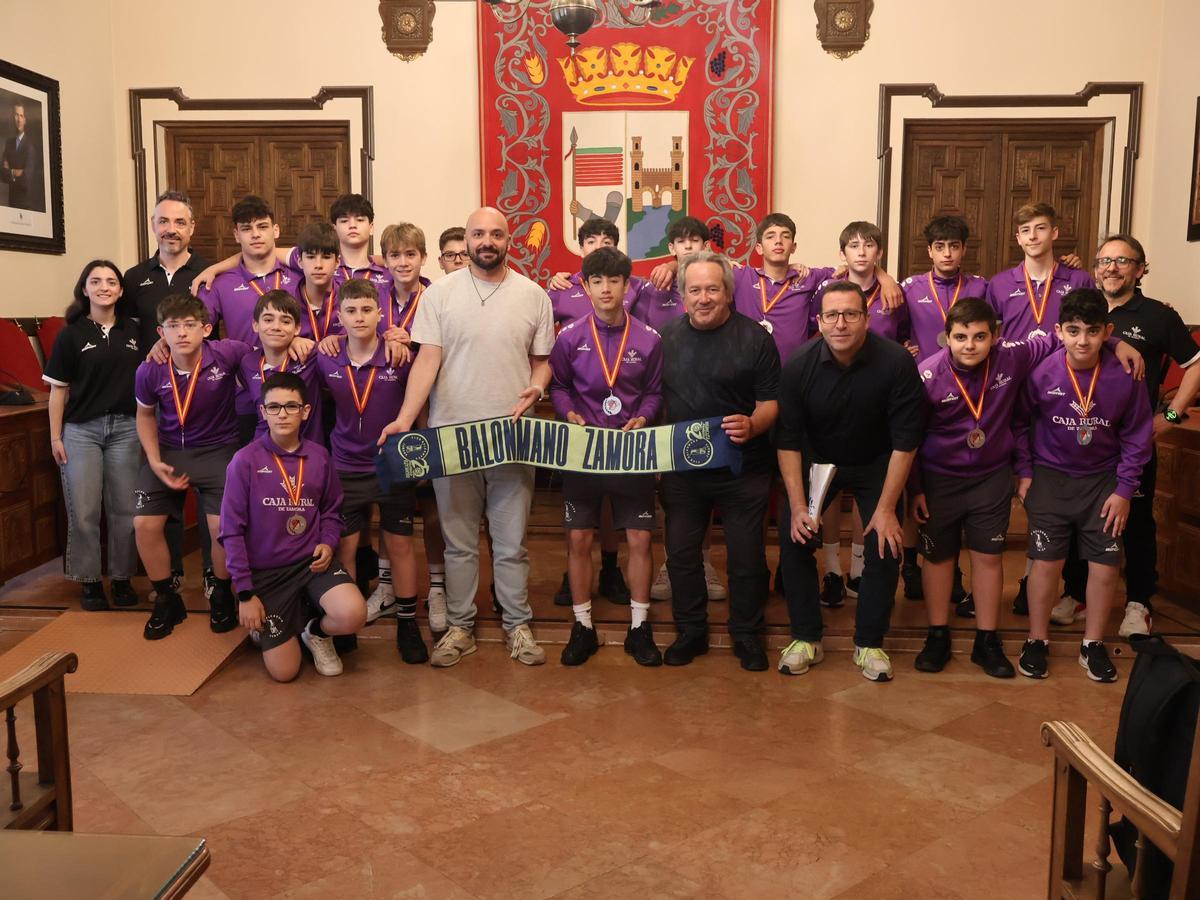 Recepción 12 Frailes BM Zamora en el Ayuntamiento