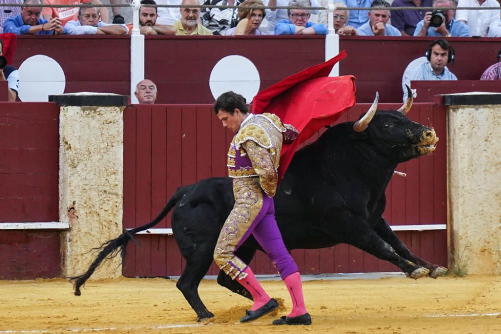 En la última cita taurina de esta feria en la plaza de toros de La Malagueta, se lidiaron toros de Gabriel Rojas. El cartel lo formaron Santana Claros, Juan Carlos Benítez y Miguel Aguilar.