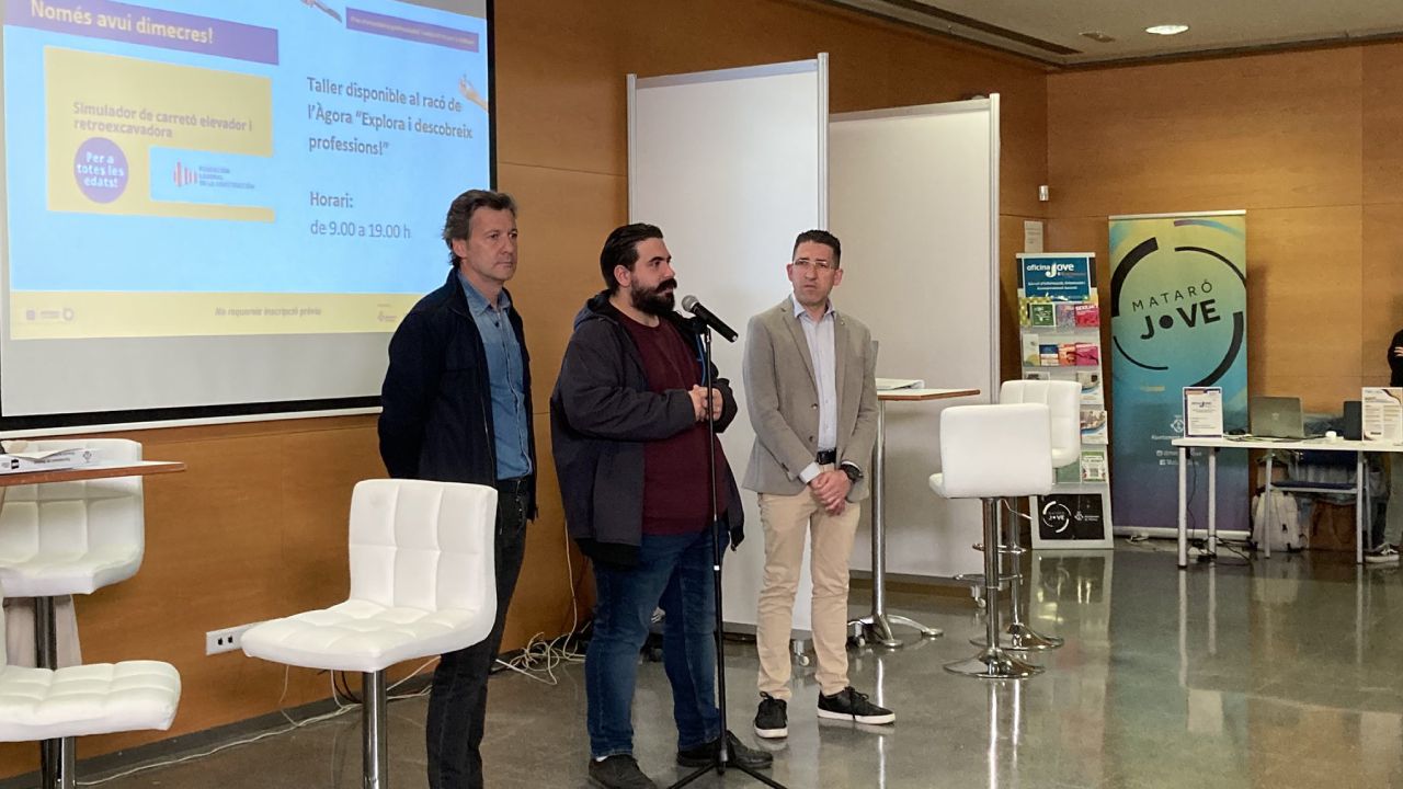 Los concejales de Educación, Ocupación y Juventud inauguran la Fira Mataró Orienta