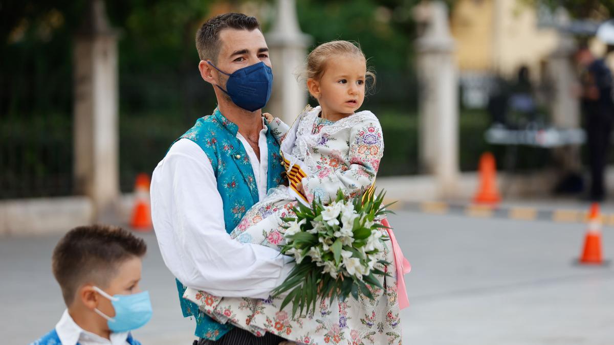 Búscate en el segundo día de Ofrenda por la calle Caballeros (entre las 18.00 y las 19.00 horas)