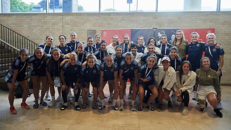 La élite del deporte femenino anima a la Selección de Fútbol antes de su encuentro ante Alemania