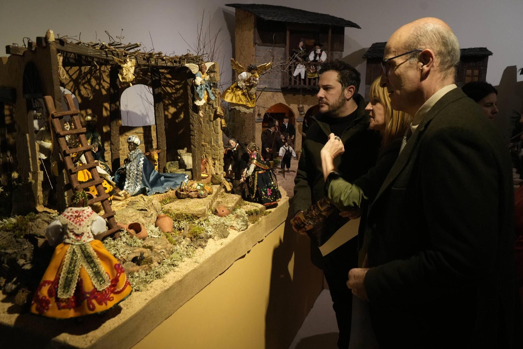 Belén con indumentaria tradicional zamorana de El Portal de San Vicente y Francisca Coria