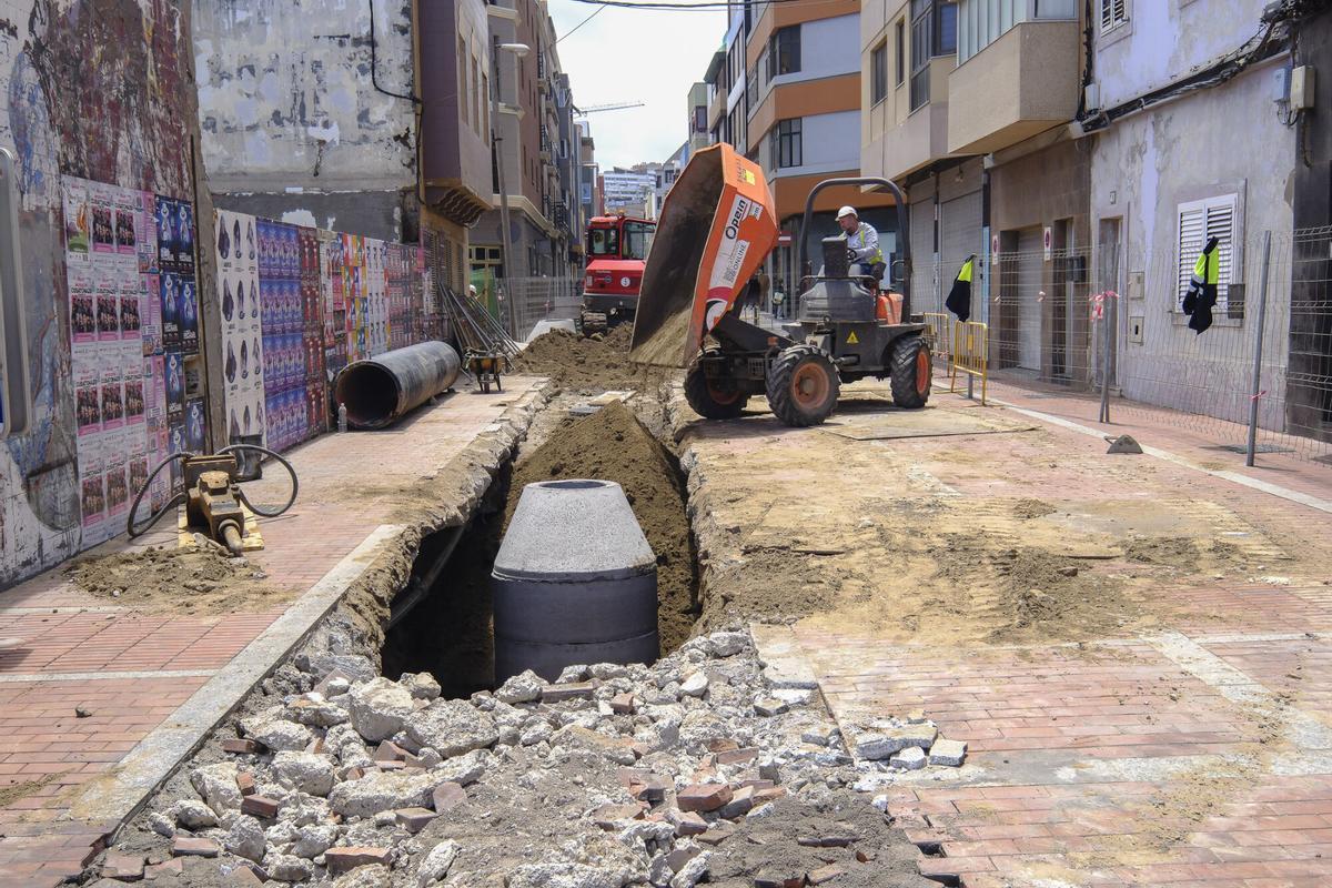 Obras de asfaltado en Guanarteme.
