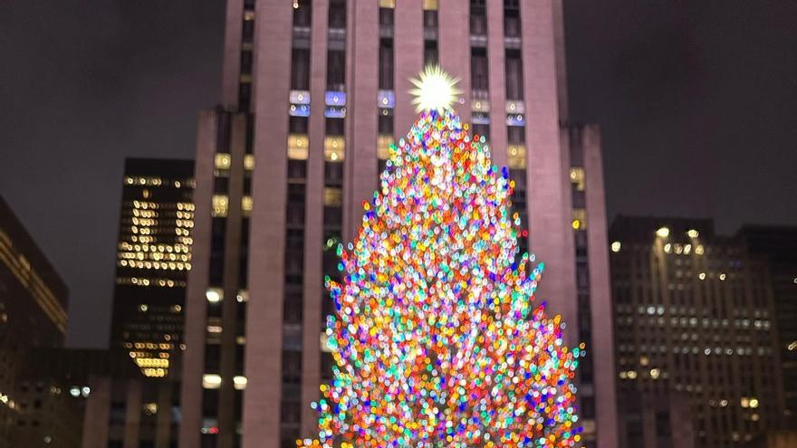 De Maspalomas al Rockefeller Center para pedir la mano de su novia