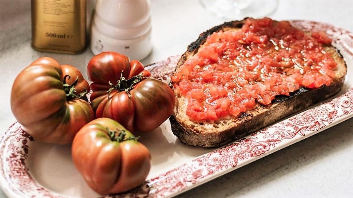 Tostada con tomate de Patio de Leones.