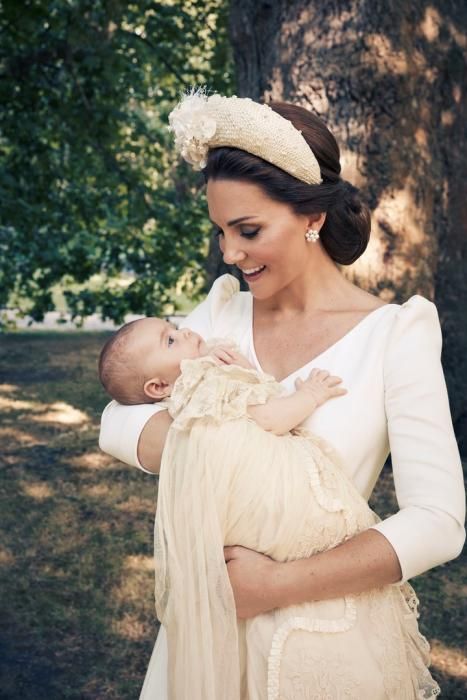 Las fotos oficiales del bautismo del hijo menor del príncipe William y Kate