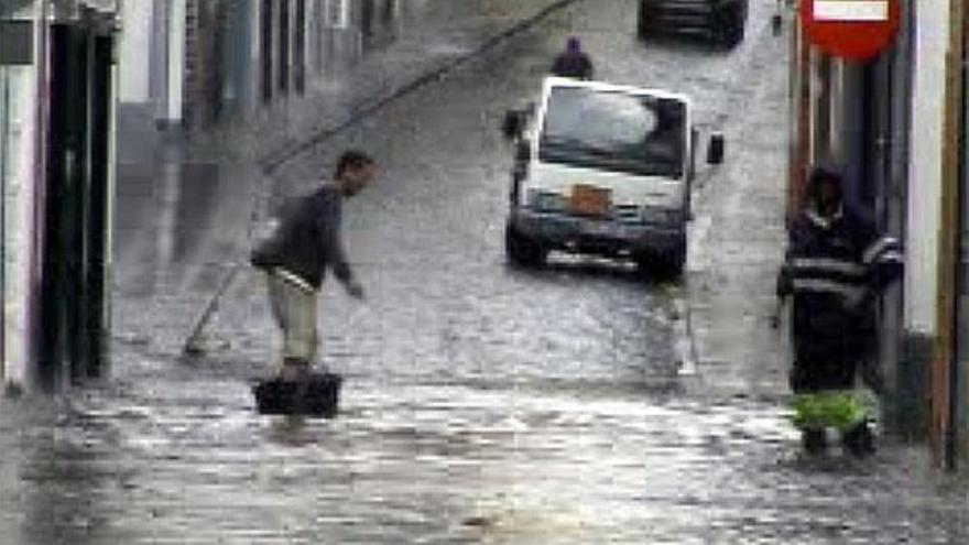 La lluvia descarga con fuerza en La Palma