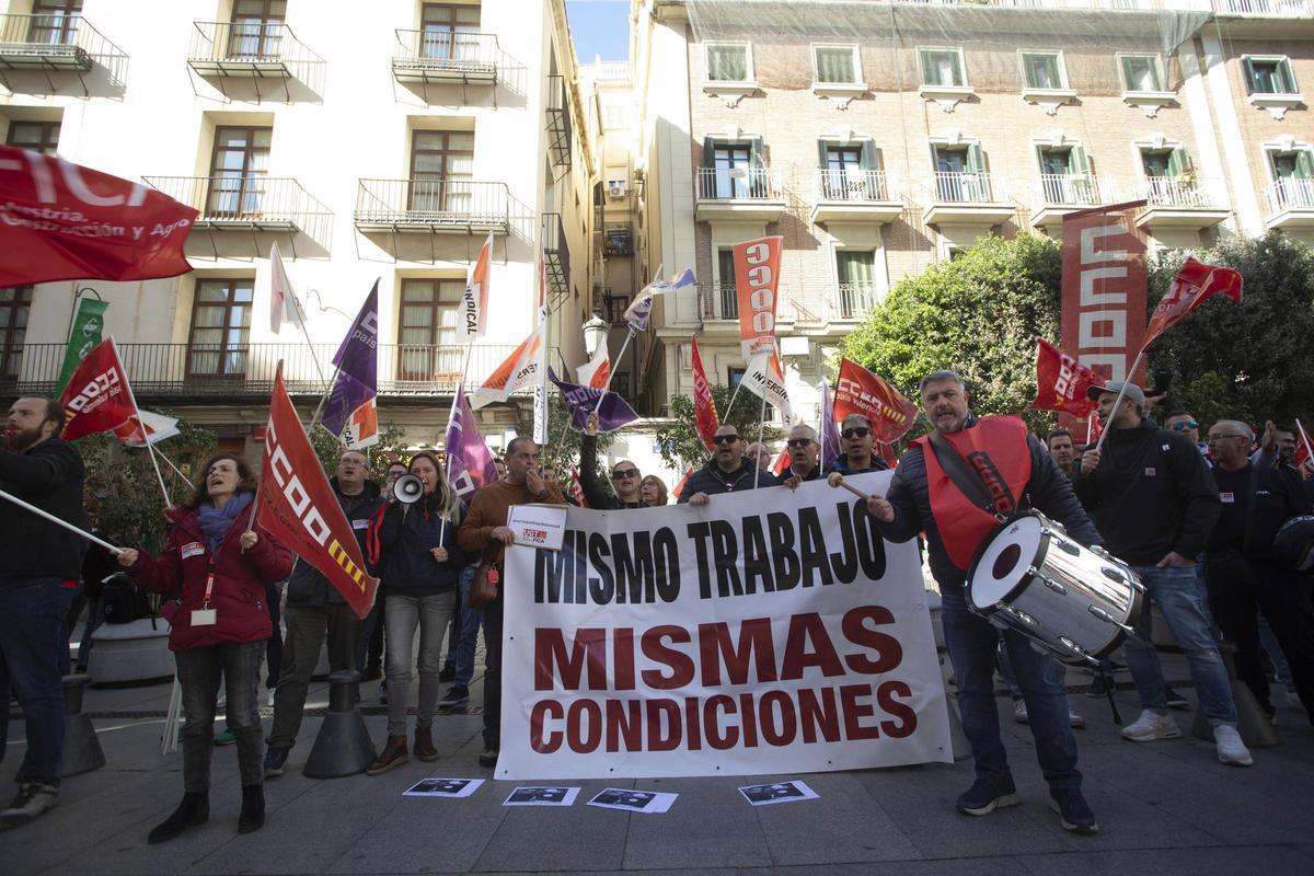 Protesta de las ITV frente al Palau de la Generalitat