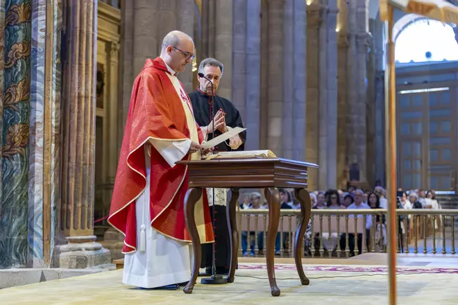 Toma de posesión del nuevo deán de Santiago