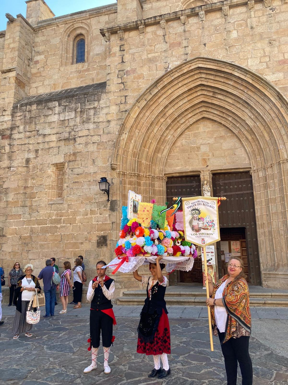 La Fiesta de los Tableros rinde honores a la Virgen del Rosario.