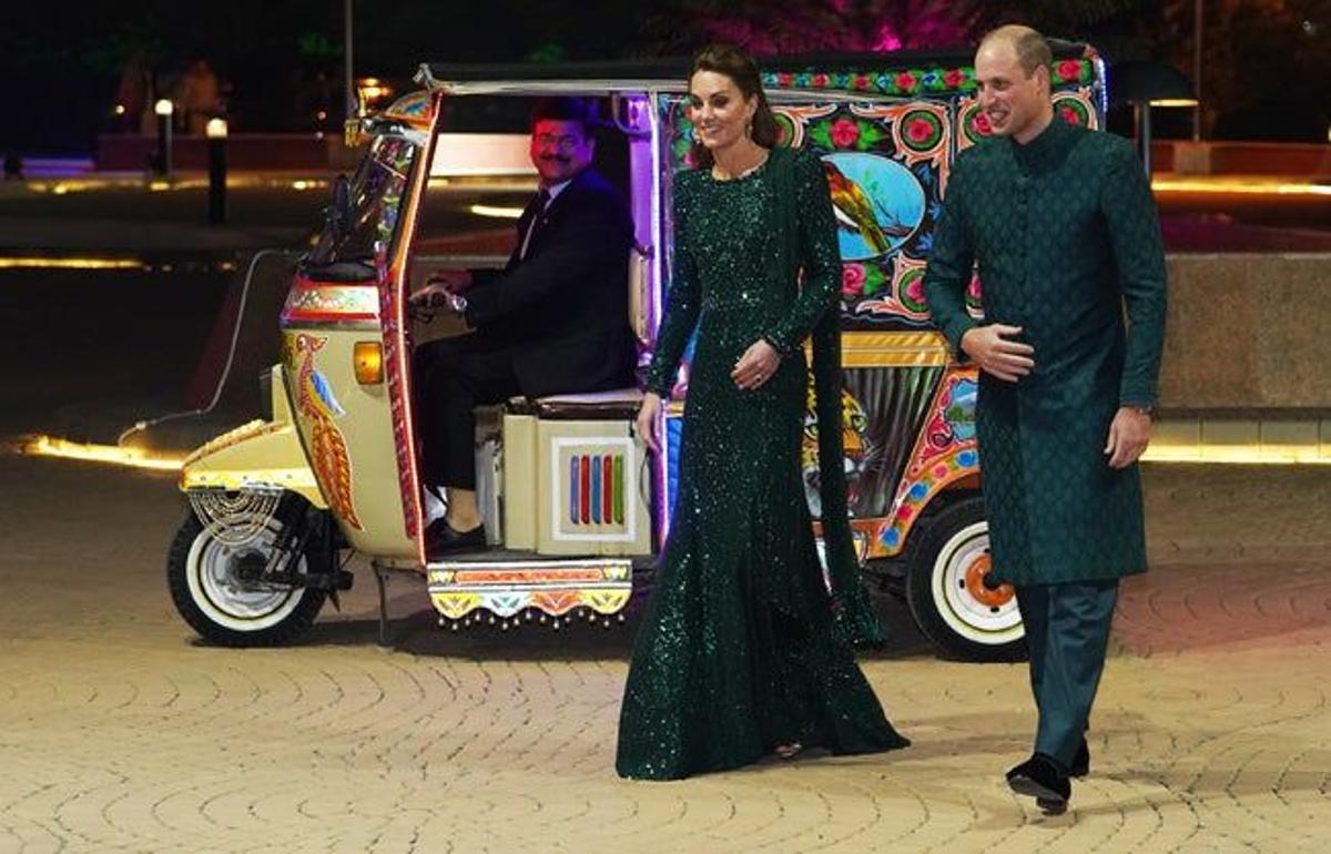 Kate Middleton de verde esmeralda con un vestido de Jenny Packham