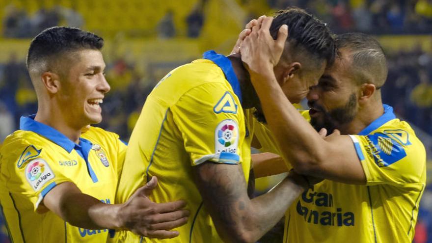 Los jugadores del Las Palmas celebran el gol de El Zhar.