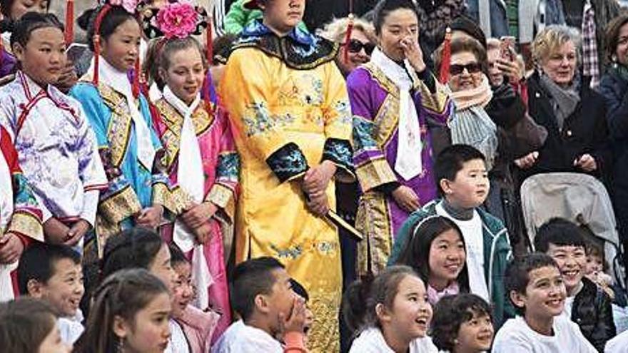 Assistents a la primera celebració a Manresa de la festa de l&#039;Any Nou xinès, el març de l&#039;any passat