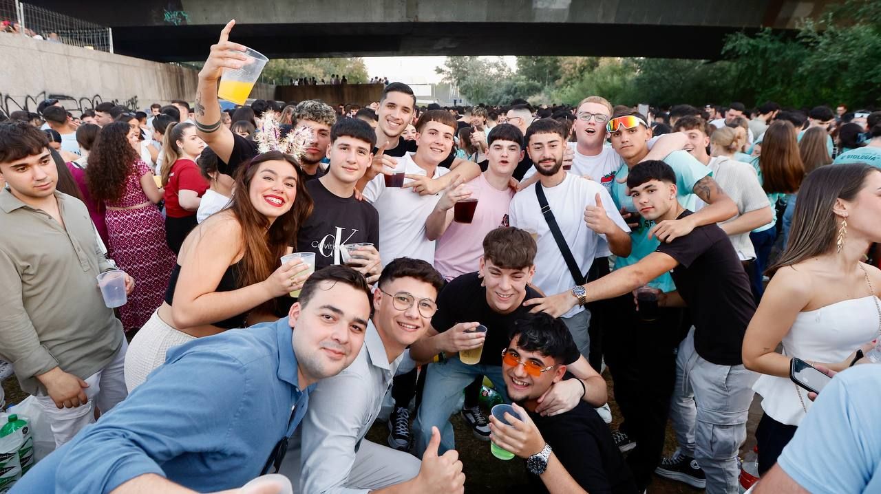 Botellón multitudinario en el miércoles de Feria