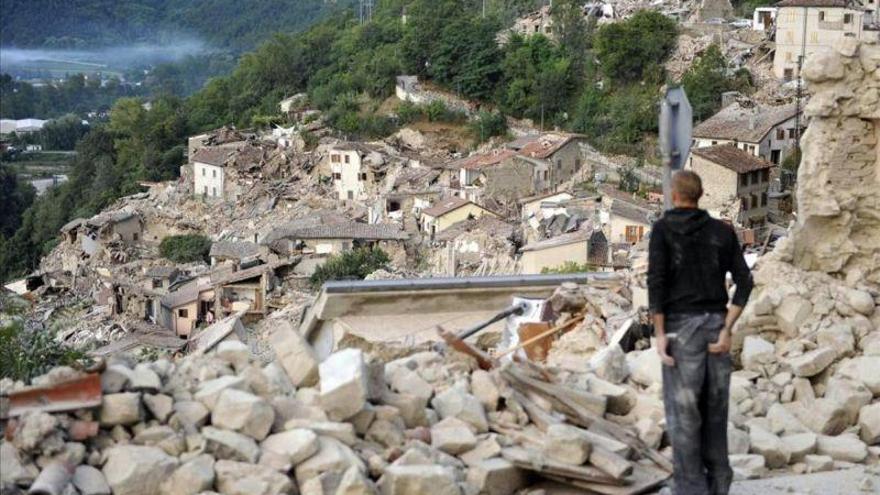 Los políticos muestran su solidaridad con Italia tras el terremoto