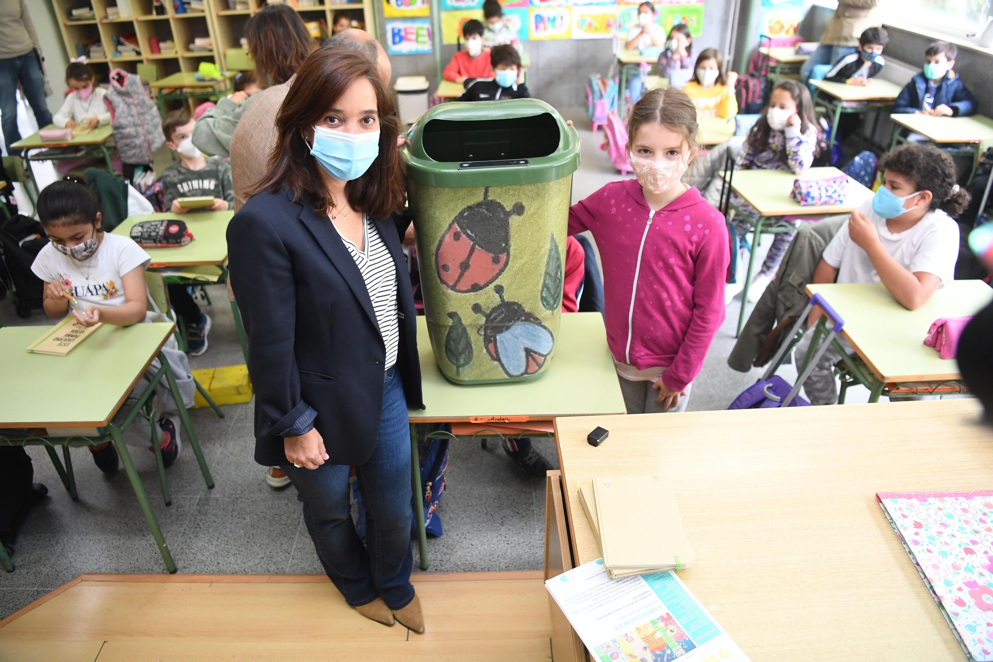 Cien papeleras diseñadas por alumnos del Fernández Latorre decorarán las calles de A Coruña