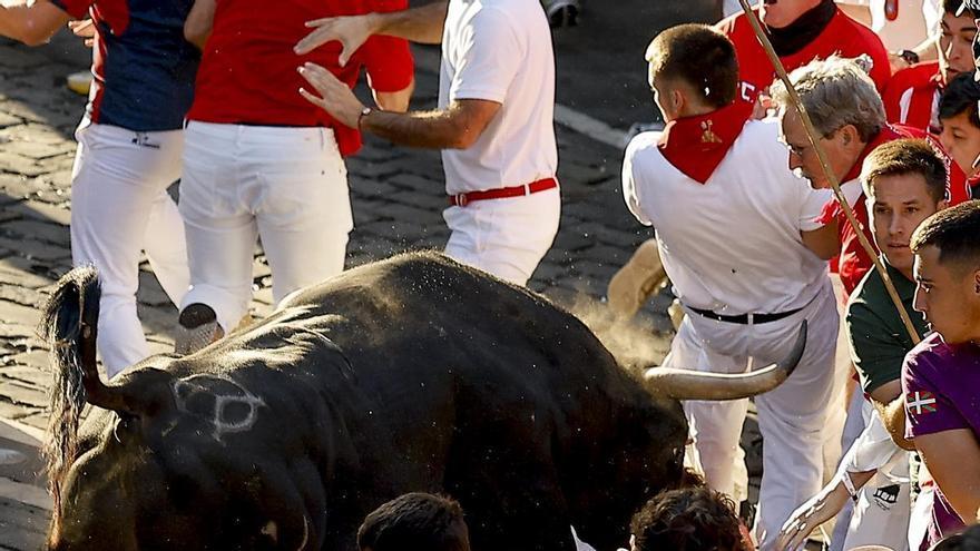 Dos ferits per banya de toro en l’últim encierro dels Sanfermines 2026