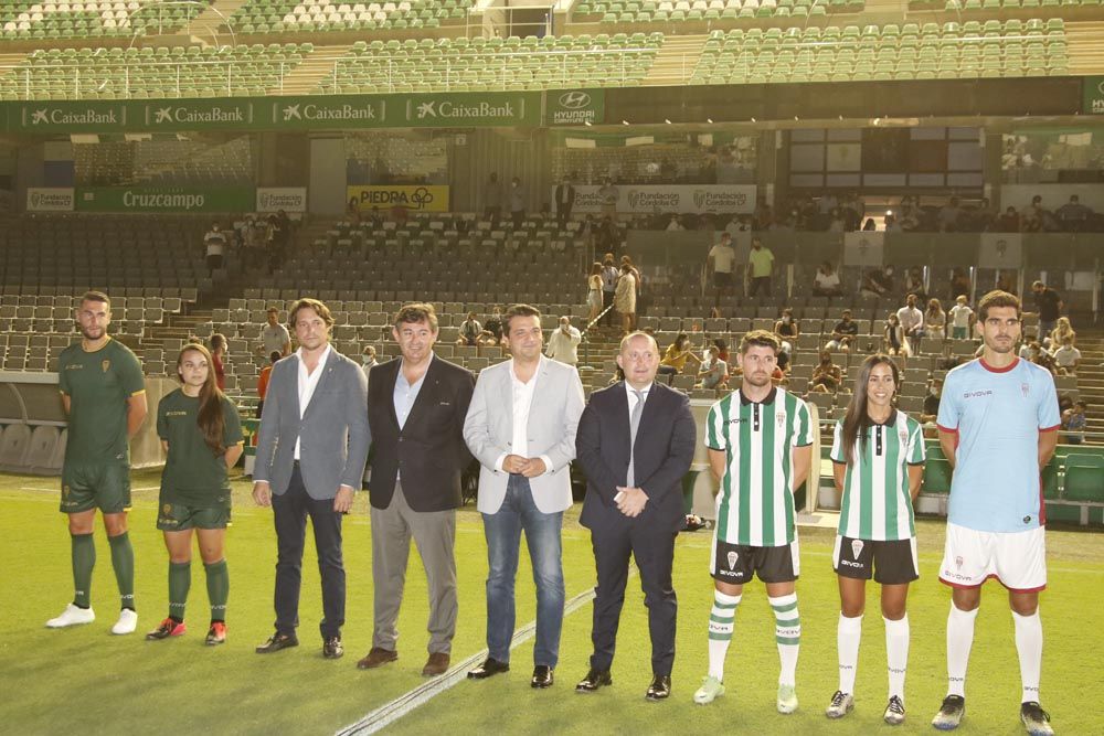 El Córdoba CF presenta sus nuevas camisetas