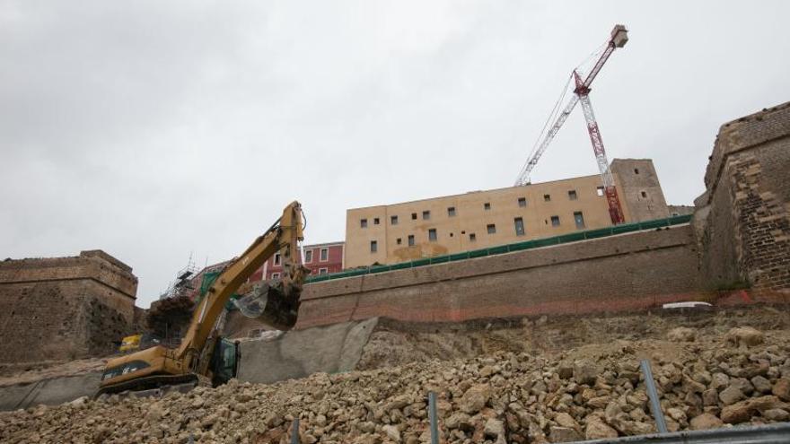 Obras de aparcamiento del Parador. | VICENT MARÍ