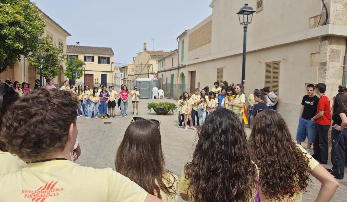 Una de las actividades en la plaza Font i Roig.