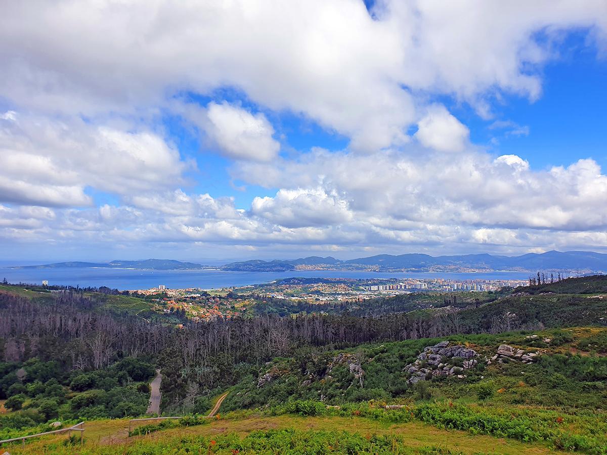 Vista de la ría desde Chandebrito, Nigrán Vista de la ría desde Chandebrito, Nigrán