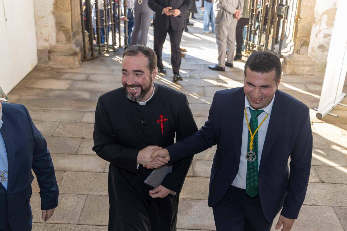 D. Víctor Suárez Gondar: "La Semana Santa de Santiago ya late en los muros de la ciudad"
