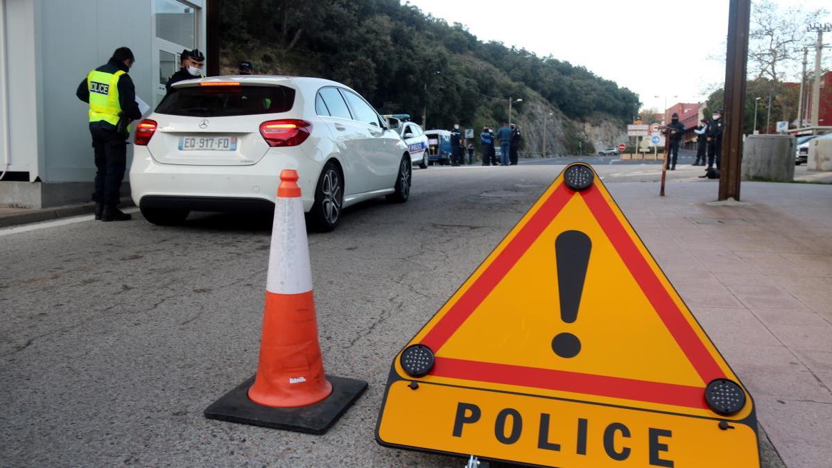 Un dels controls policials d&#039;aquest cap de setmana passat al Pertús.