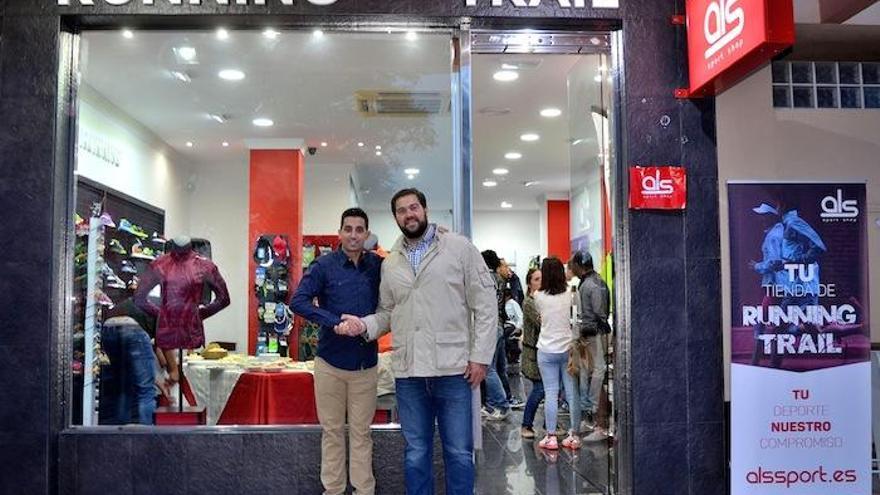 La inauguración de la tienda, a apenas unas semanas de la disputa del Maratón.