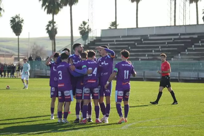La jornada en Tercera | El Ciudad de Lucena se lleva el derbi ante el Córdoba CF B