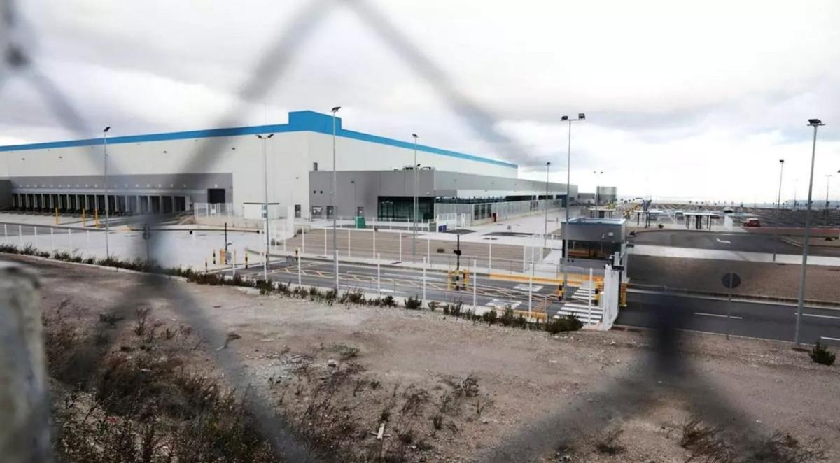 El centro había quedado terminado y con licencia de actividad, pero nunca llegó a estrenarse.