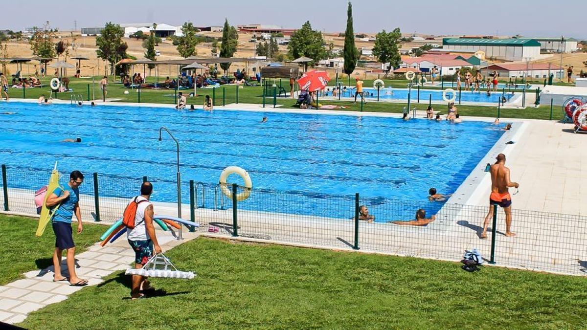 Una imagen de la piscina de Cáceres el Viejo.