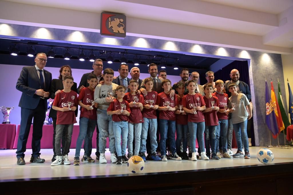 El fútbol provincial premia a los mejores de la temporada