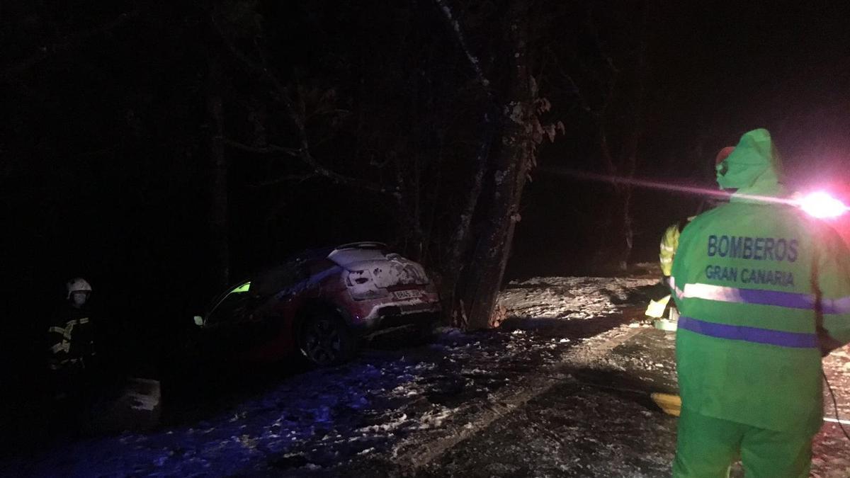 Rescate de un coche en la cumbre grancanaria