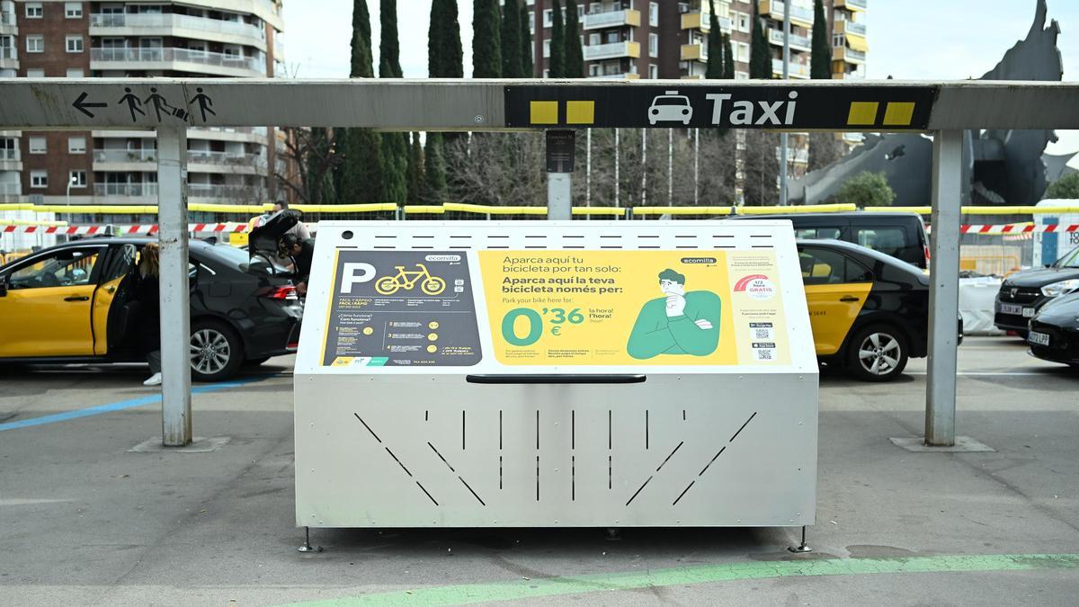 El aparcamiemto para bicis que Adif ha instalado justo a la estación de Sants