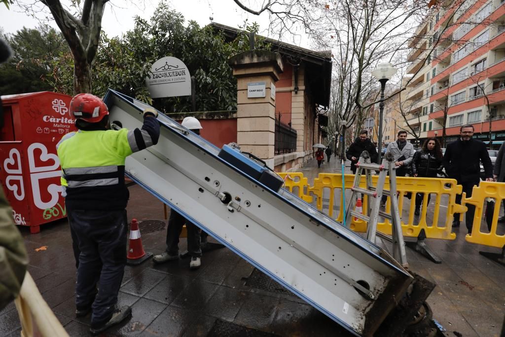 Empieza la retirada de las cabinas telefónicas en Palma