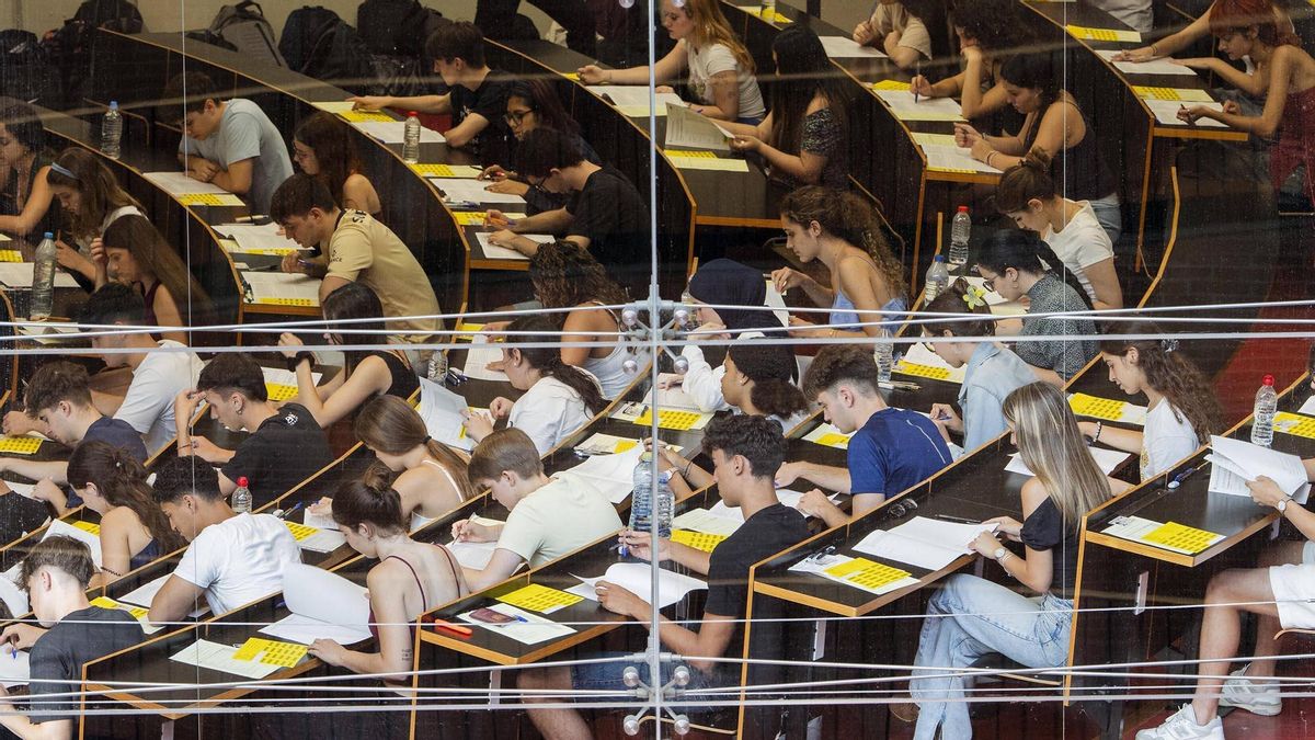 Pruebas exámenes de acceso a la universidad selectividad PAU en la Universitat Pompeu Fabra