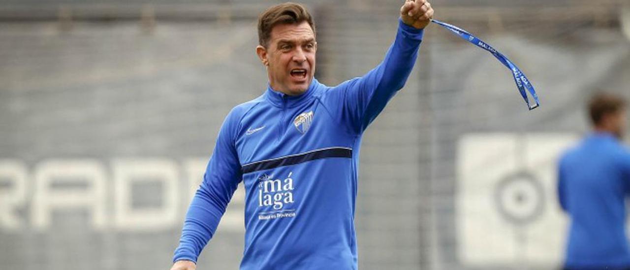 Pablo Guede, durante su primer entrenamiento como técnico del Málaga CF.