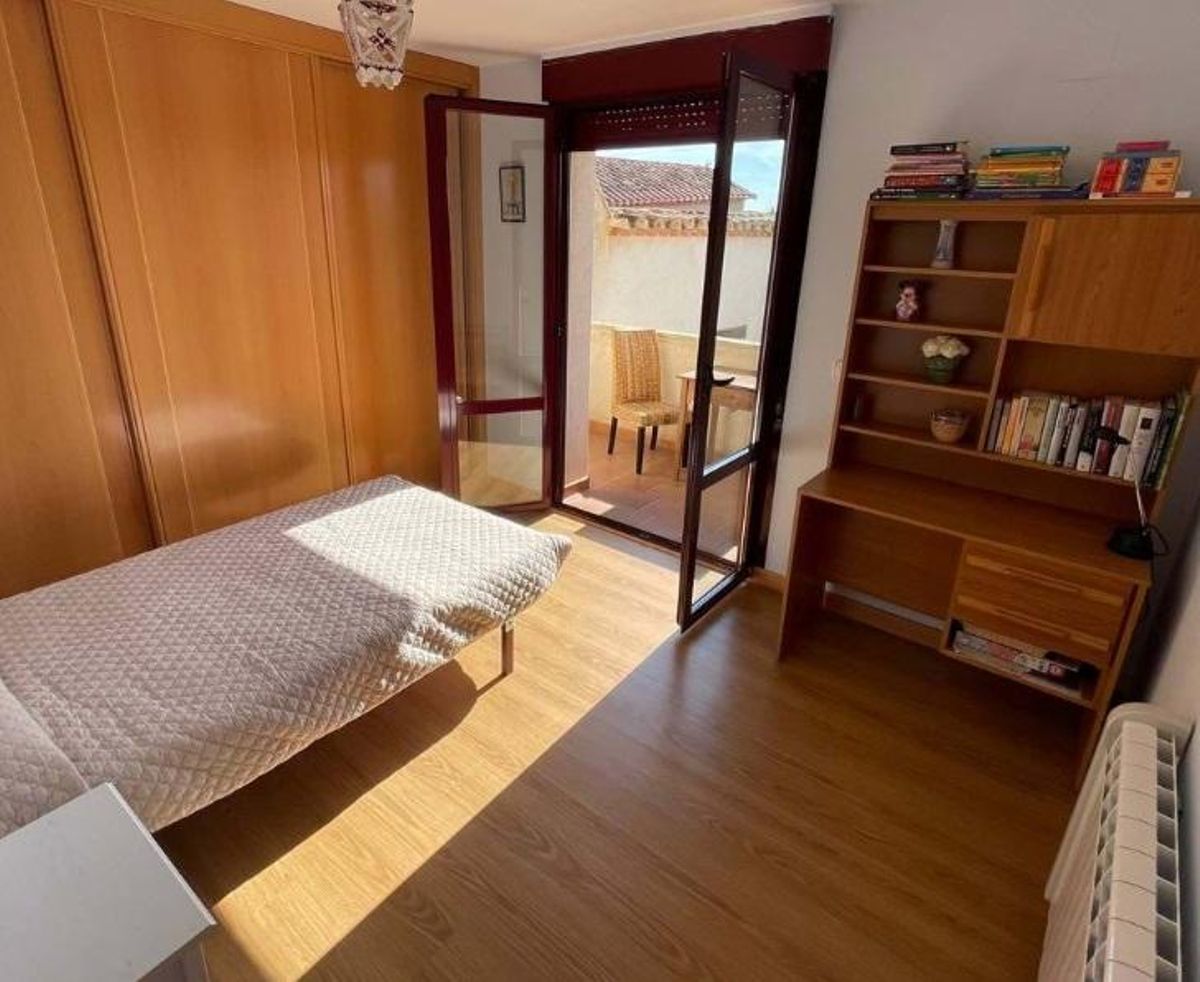 Imagen de un dormitorio de la casa en venta en Pozoantiguo