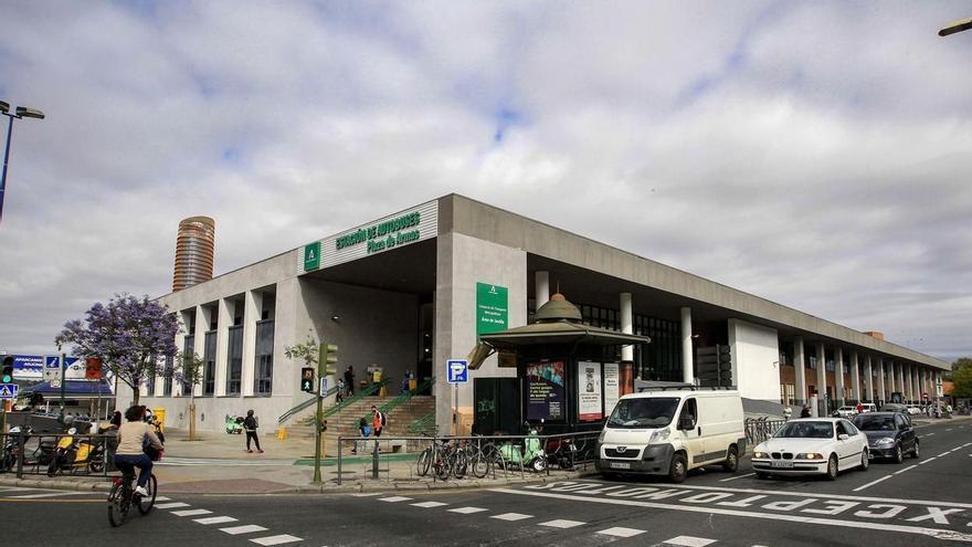 Muere una motorista tras chocar contra la mediana en la calle Torneo a la altura de Plaza de Armas